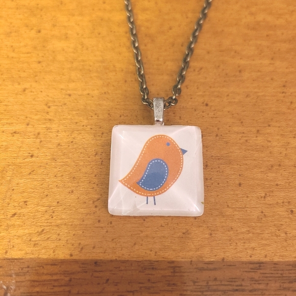 Lucite Coated Bird Pendant 16" chain with 3" Extender - Picture 1 of 6